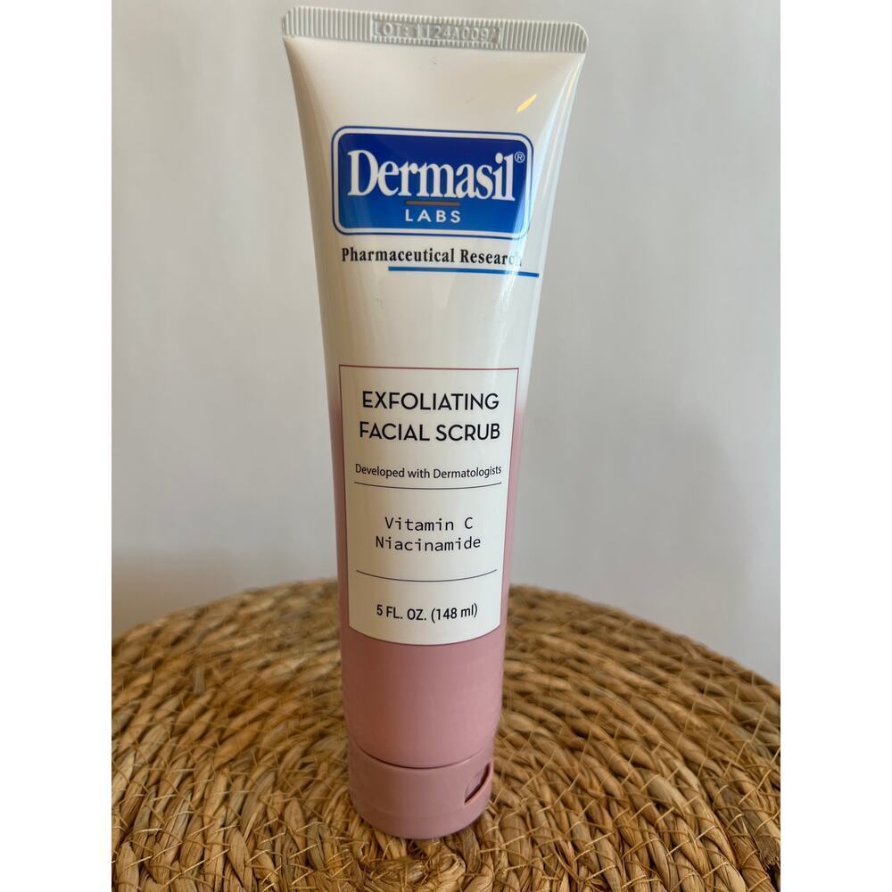 Dermasil Exfoliating Facial Scrub Vitamin C & Niacinamide 5 fl oz